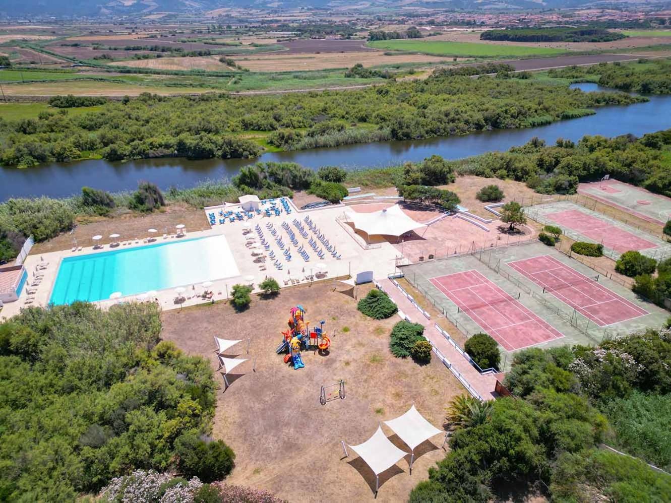 Mimose Beach Village Badesi Buitenkant foto